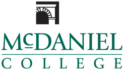 麦克丹尼尔学院 logo